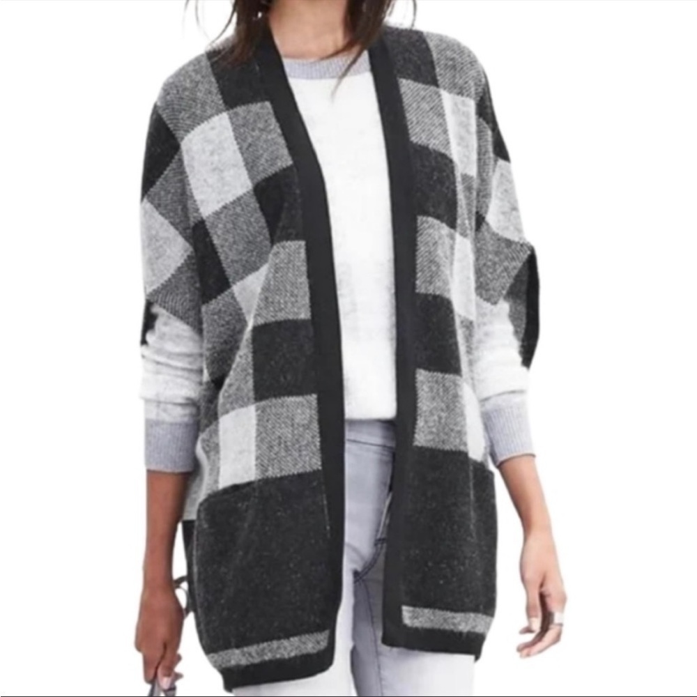 NWT Banana Republic Sweater Vest Cardigan Wool Mohair Plaid WIndowpane Grey XSP